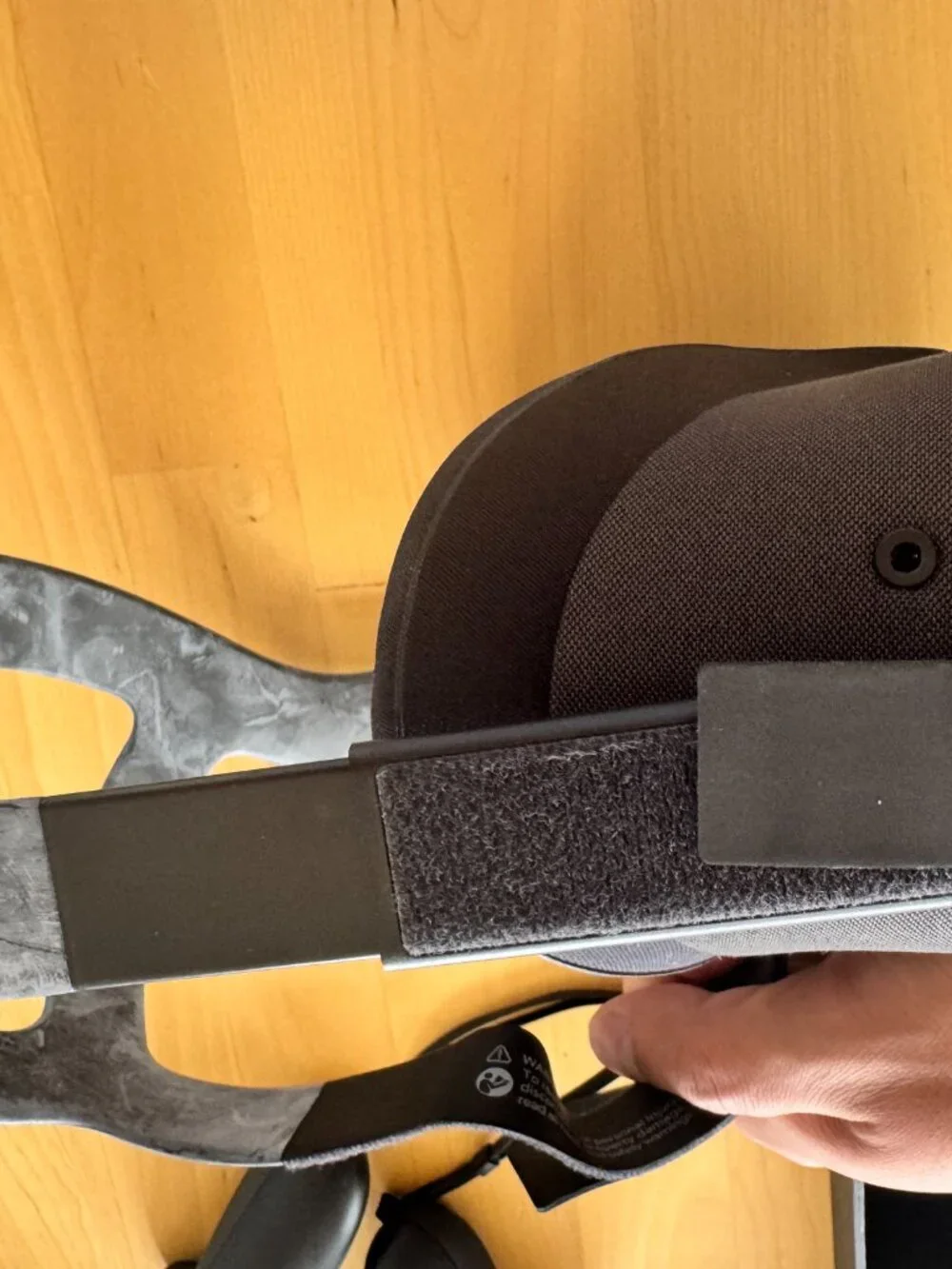 Meta Oculus Quest 1 Headset + 2 Controllers - BLACK